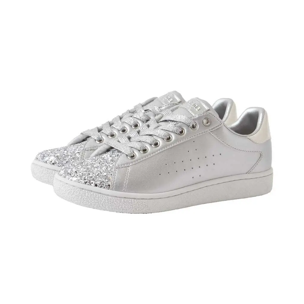 プラスダイアナ　スニーカー　シルバー