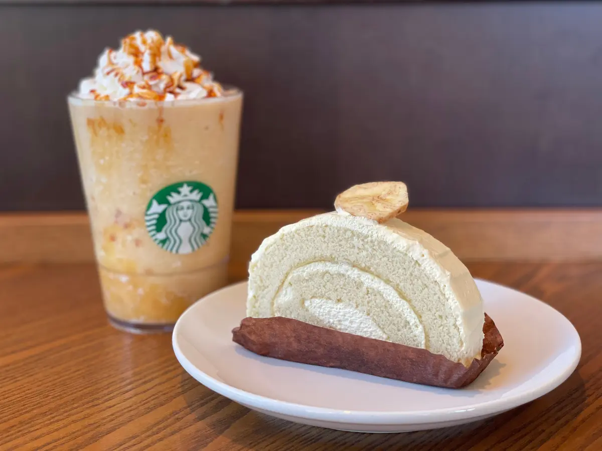 スターバックス　スタバ　新作　バナナブリュレフラペチーノ　バナナの米粉ロールケーキ