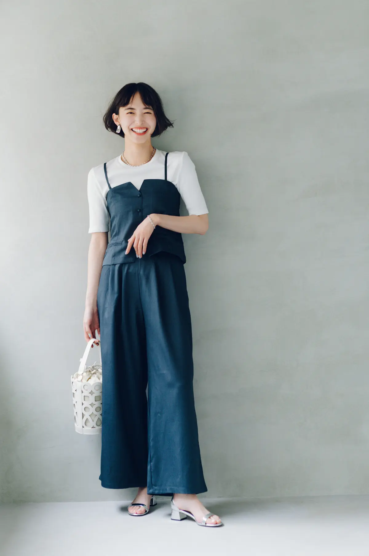 井桁弘恵　セットアップコーデ　全身コーデ