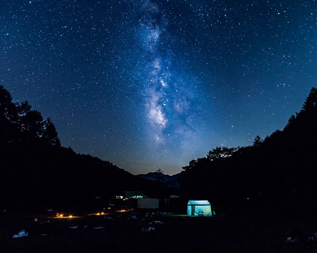 長野県・阿智村の星空『天空の楽園ナイトツアー』の夜空