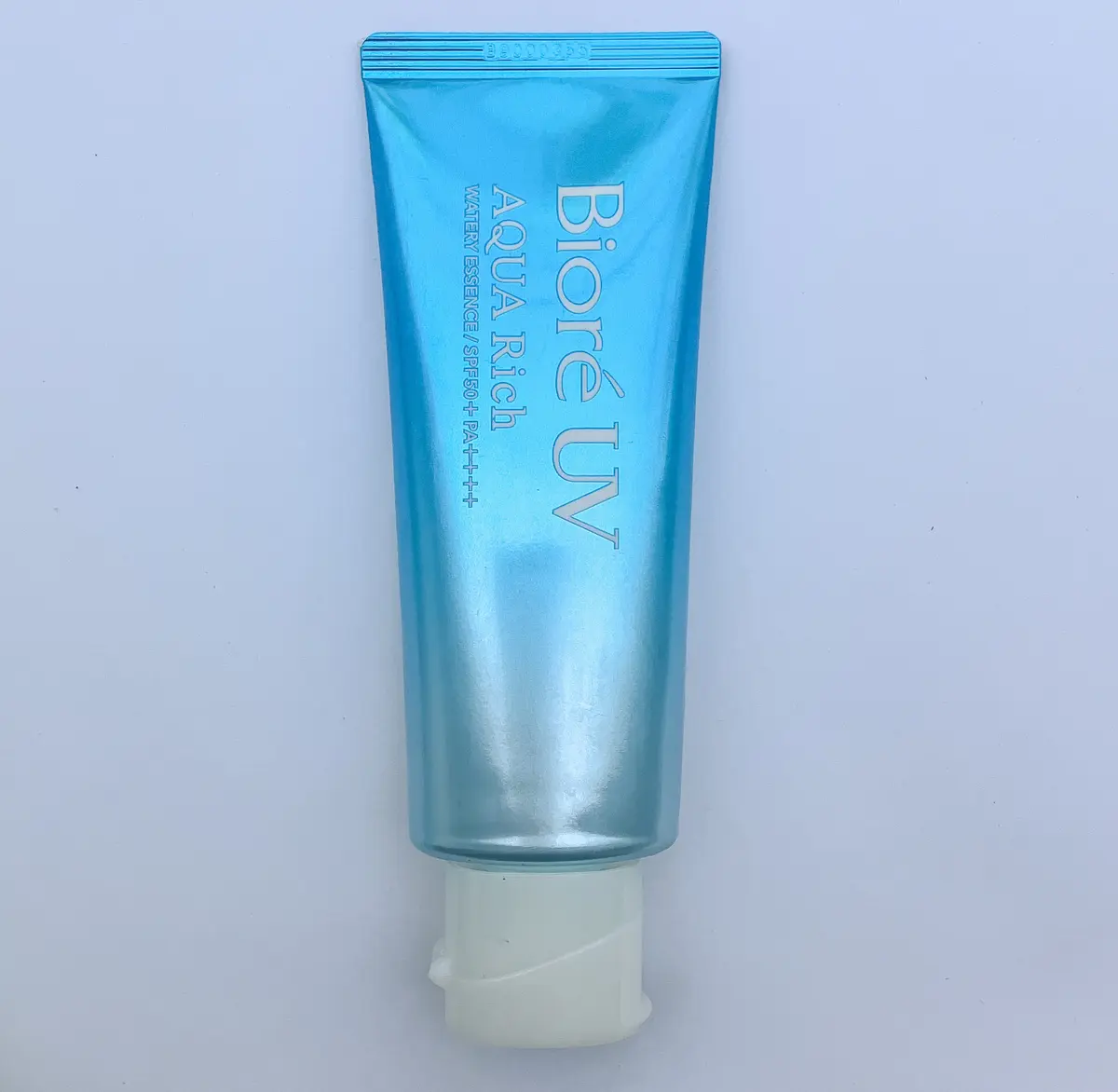 ビオレUV アクアリッチ ウォータリーエッセンス（通称：水感エッセンス） SPF50＋・PA＋＋＋＋ UV耐水性★★ 70g ￥968（価格は編集部調べ）／花王 製品画像 UVケア UVカット 日焼け止め 日焼け対策 