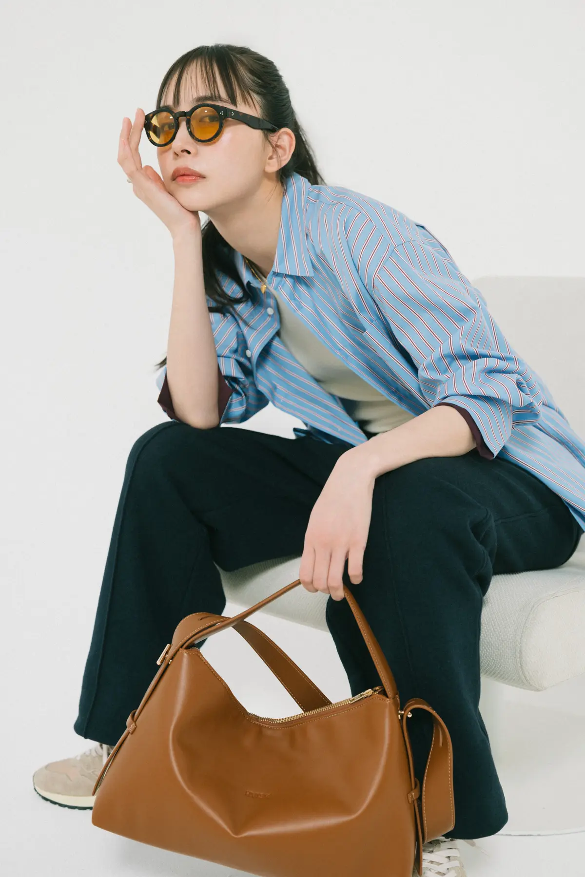 井桁弘恵　シャツコーデ