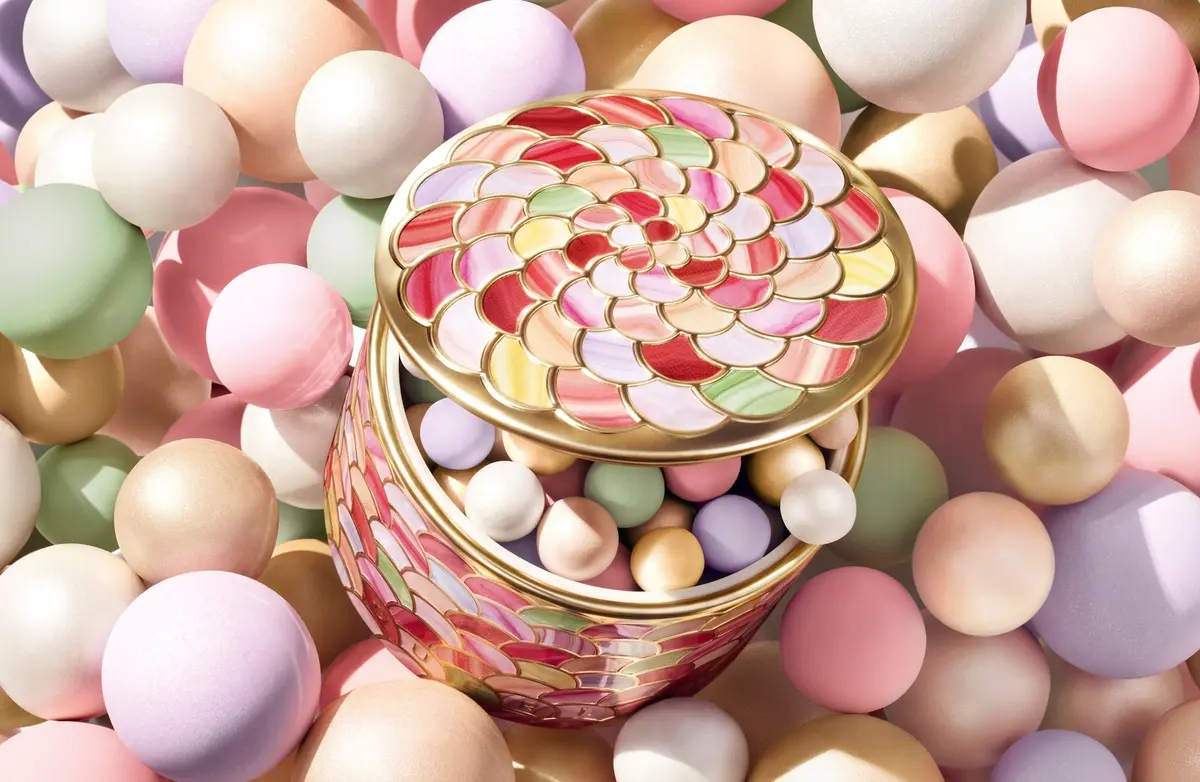 『GUERLAIN ゲラン』メテオリット ビーユ 製品画像  くずれないベースメイク名品 2025