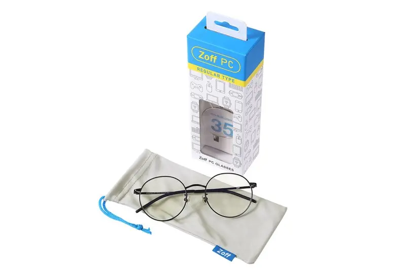 Zoffのブルーライトカットメガネの製品画像　箱とセット