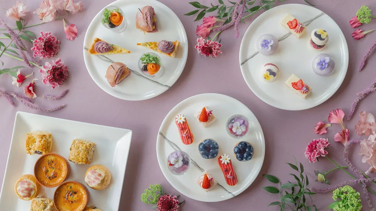 東京】グランドプリンスホテル新高輪にて、華やかな「ベリーカラー」に笑みがこぼれる初夏にぴったりの「Flower Berry Afternoon Tea  」開催 | MORE