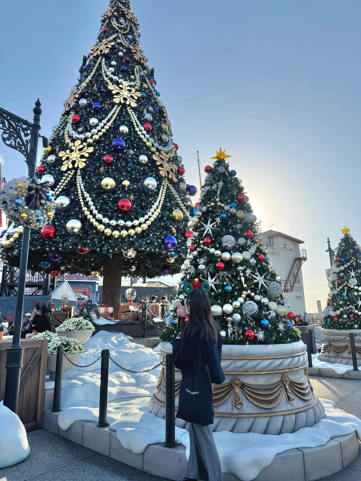 東京ディズニーシー、巨大クリスマスツリー