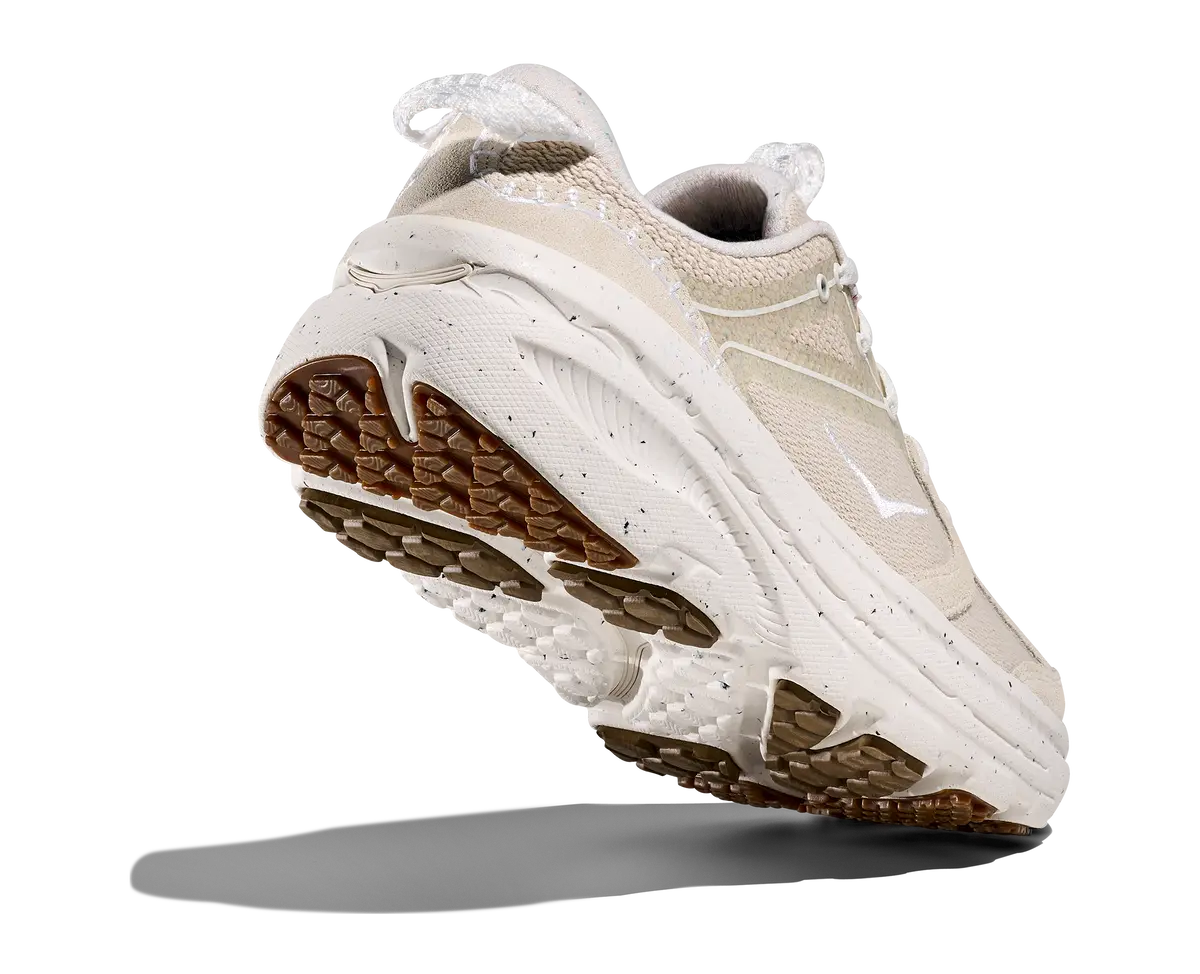 おすすめスニーカー　ホカ