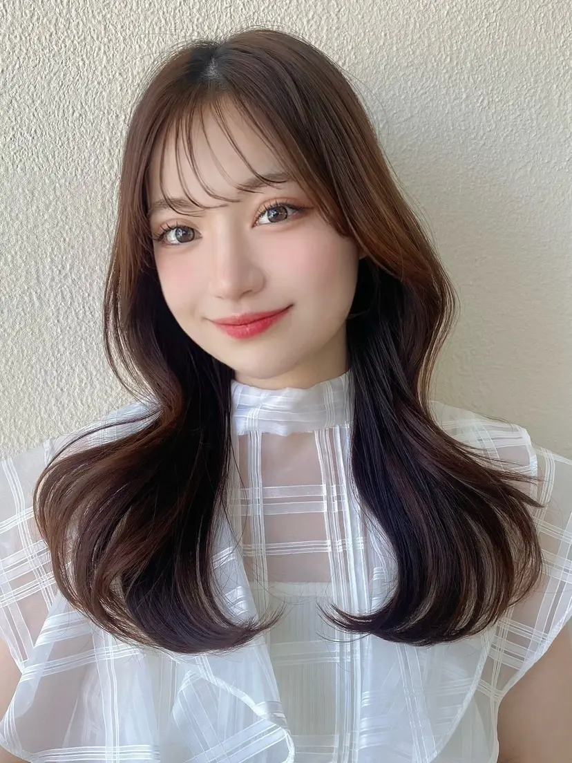 ふんわり透けバングのロングヘア　正面