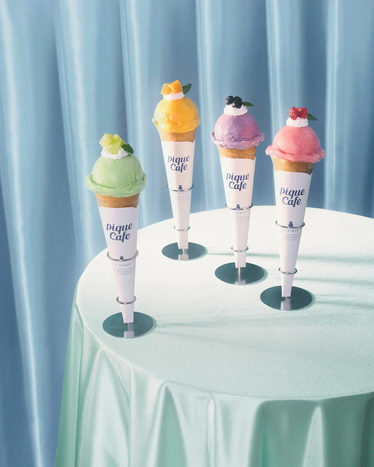 ジェラート ピケ カフェ　カラフルクレープ　