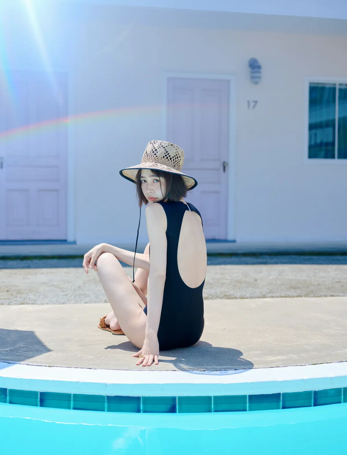 井桁弘恵バックオープンワンピース