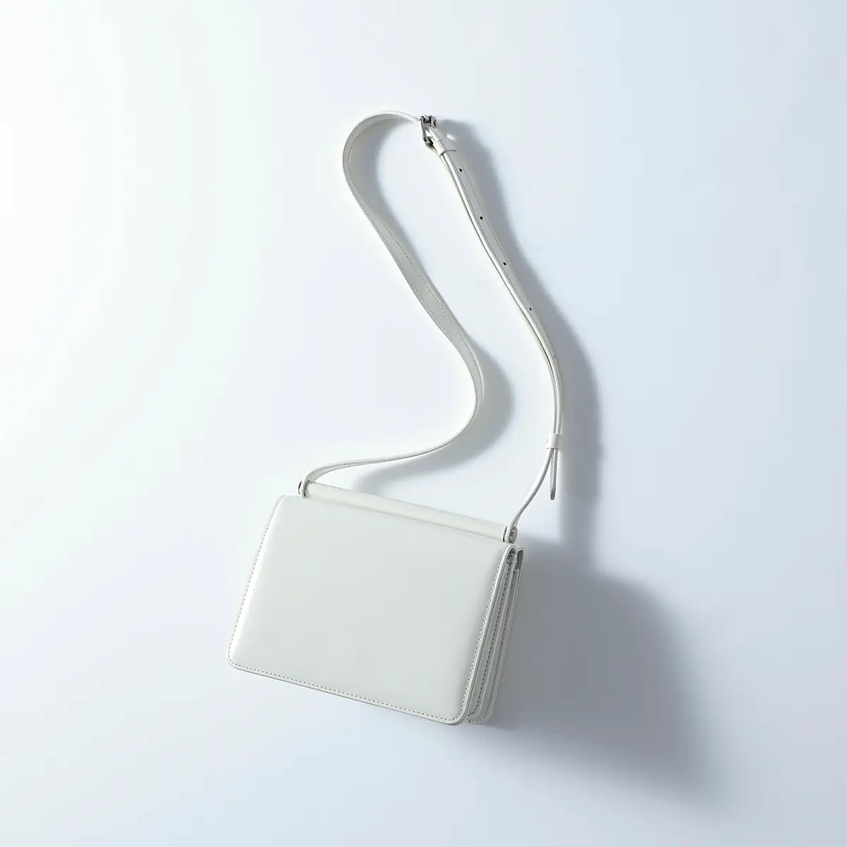 『トゥティエ』のショルダーバッグ