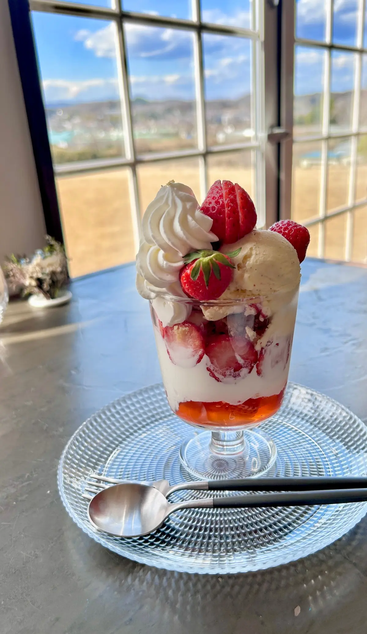 茨城　FastBlueCafe　いちごパフェ　MOREJAPAN