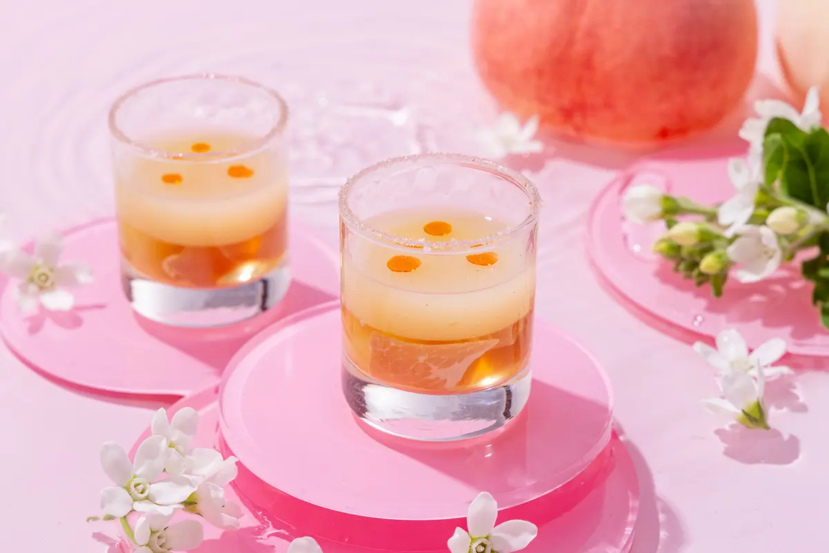 ピーチスープとトマトコンソメジュレをソルティードッグ風