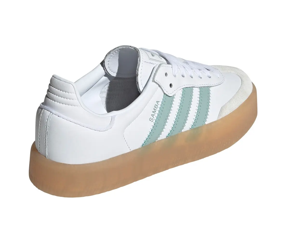 アディダス　SAMBAE　白スニーカー