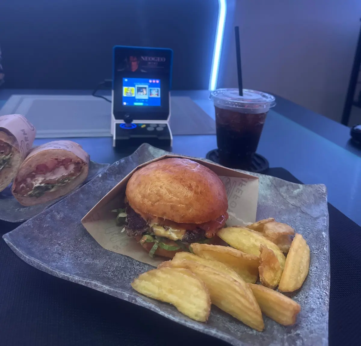 【沖縄カフェ】北谷の新感覚バーガーショッの画像_2