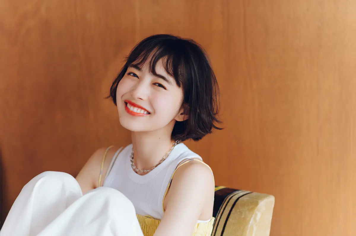 井桁弘恵　キャミソール　よりカット