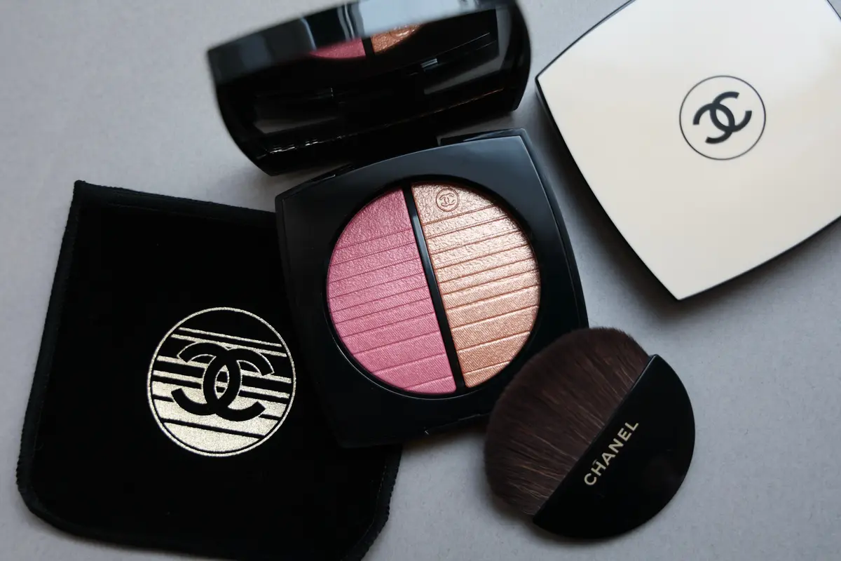 レ ベージュ ヘルシー ゴールデン グロウ パウダー　シャネル