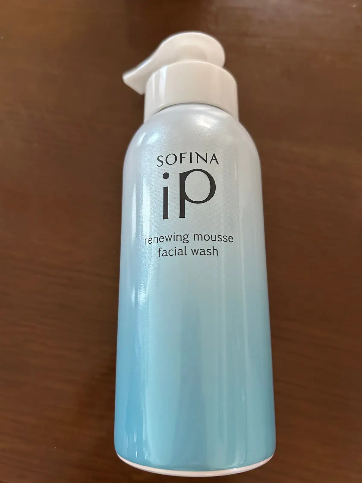 商品はスプレー缶です