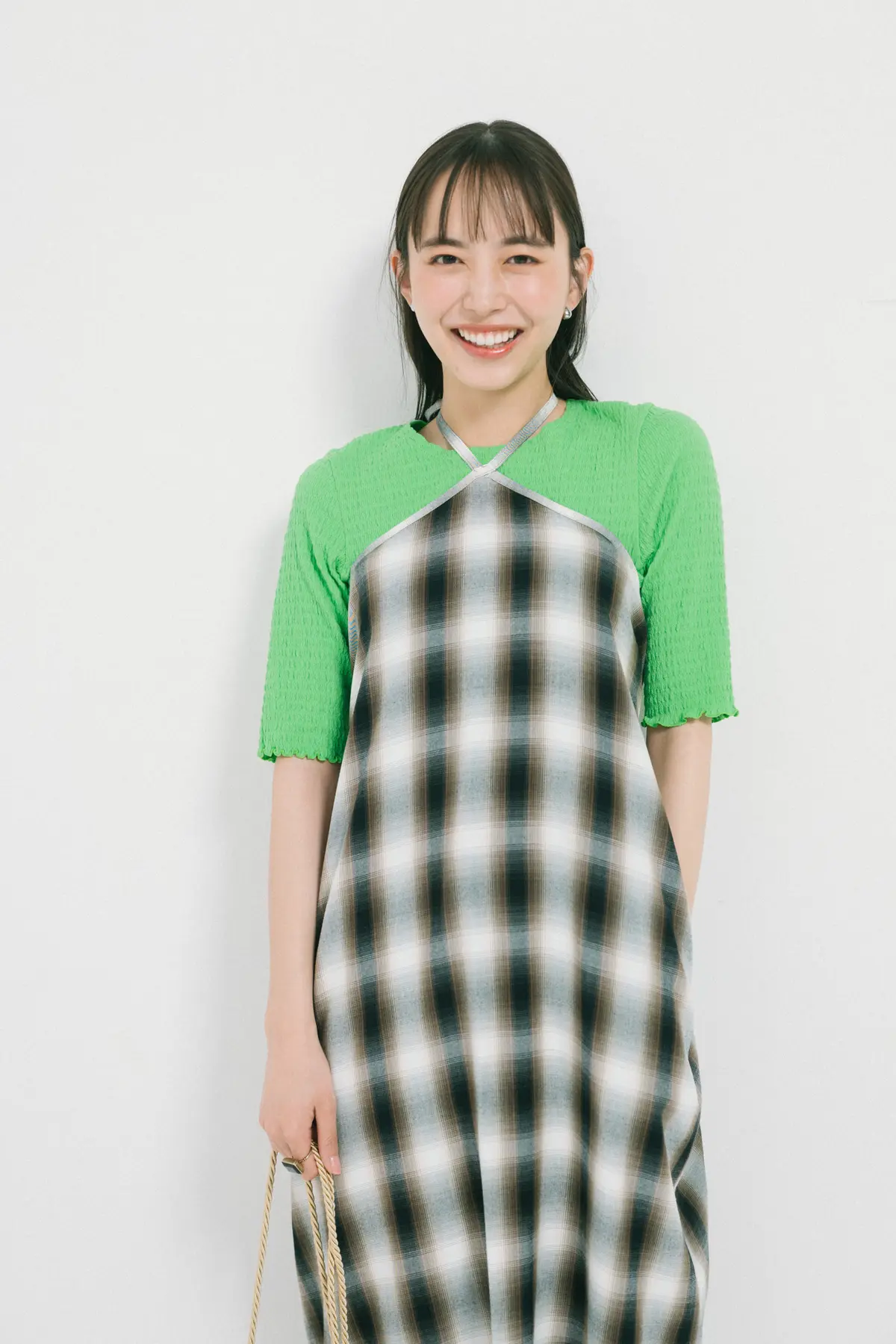 井桁弘恵　ワンピースコーデ　全身