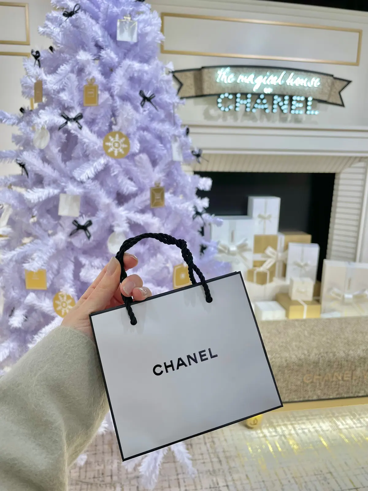 東京・原宿で開催中のシャネル(CHANEL) クリスマス限定コスメイベント「シャネル ウィンターテイル」