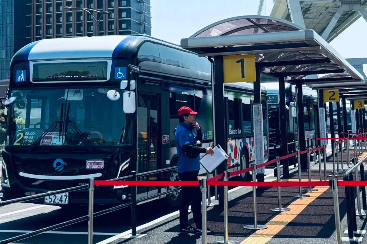 JRゆめ咲線 桜島駅に隣接する桜島駅バスターミナルと、万博会場西ゲート 夢洲第1交通ターミナル間を運行するシャトルバス