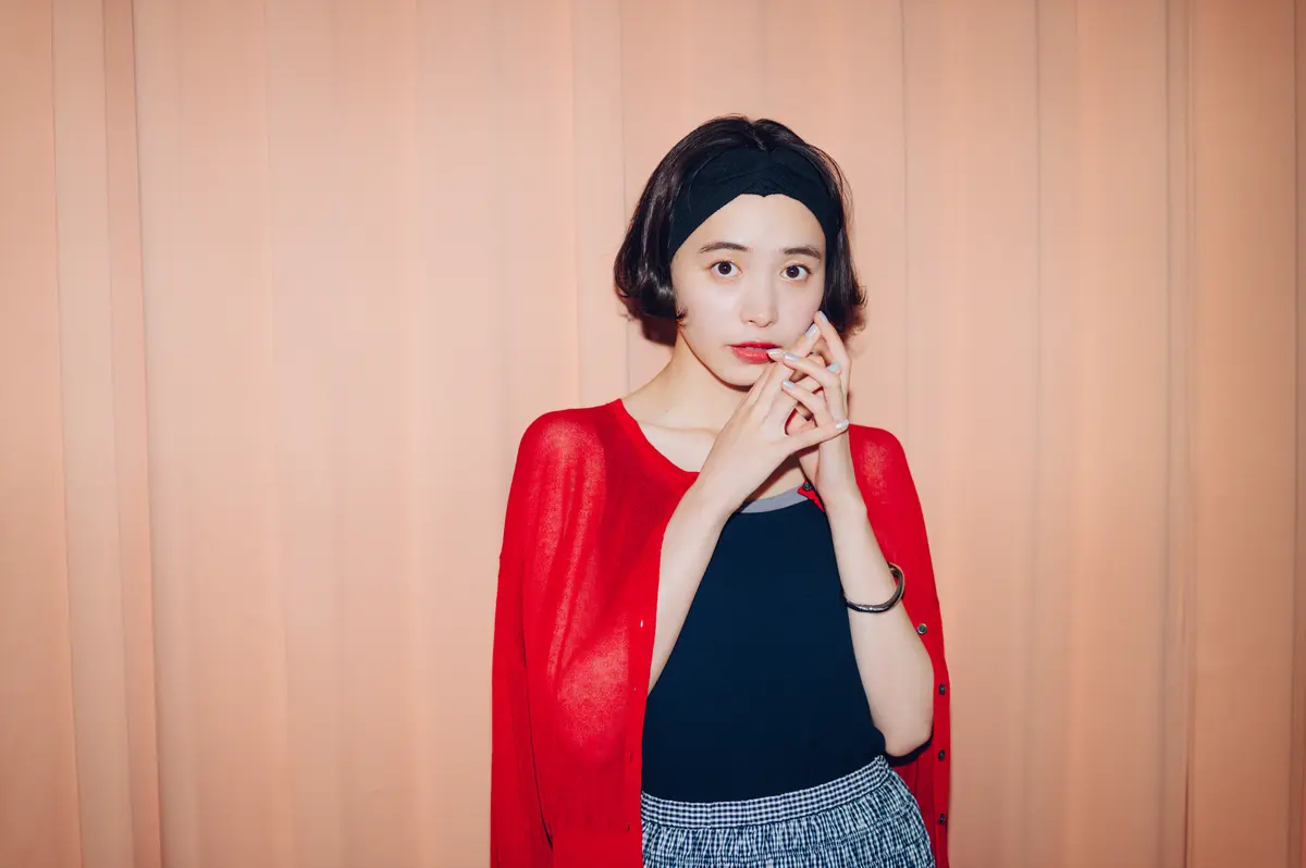 井桁弘恵　カーディガン　よりカット