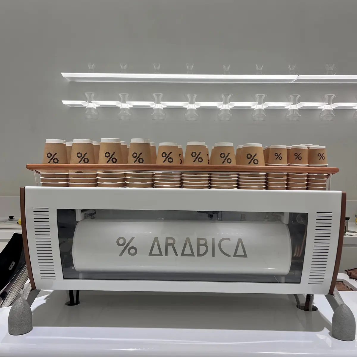 【東京｜麻布台ヒルズ】コーヒー持ってお散の画像_2