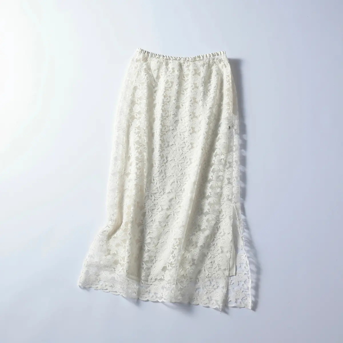 『マイカ アンド ディール』のレーススカート