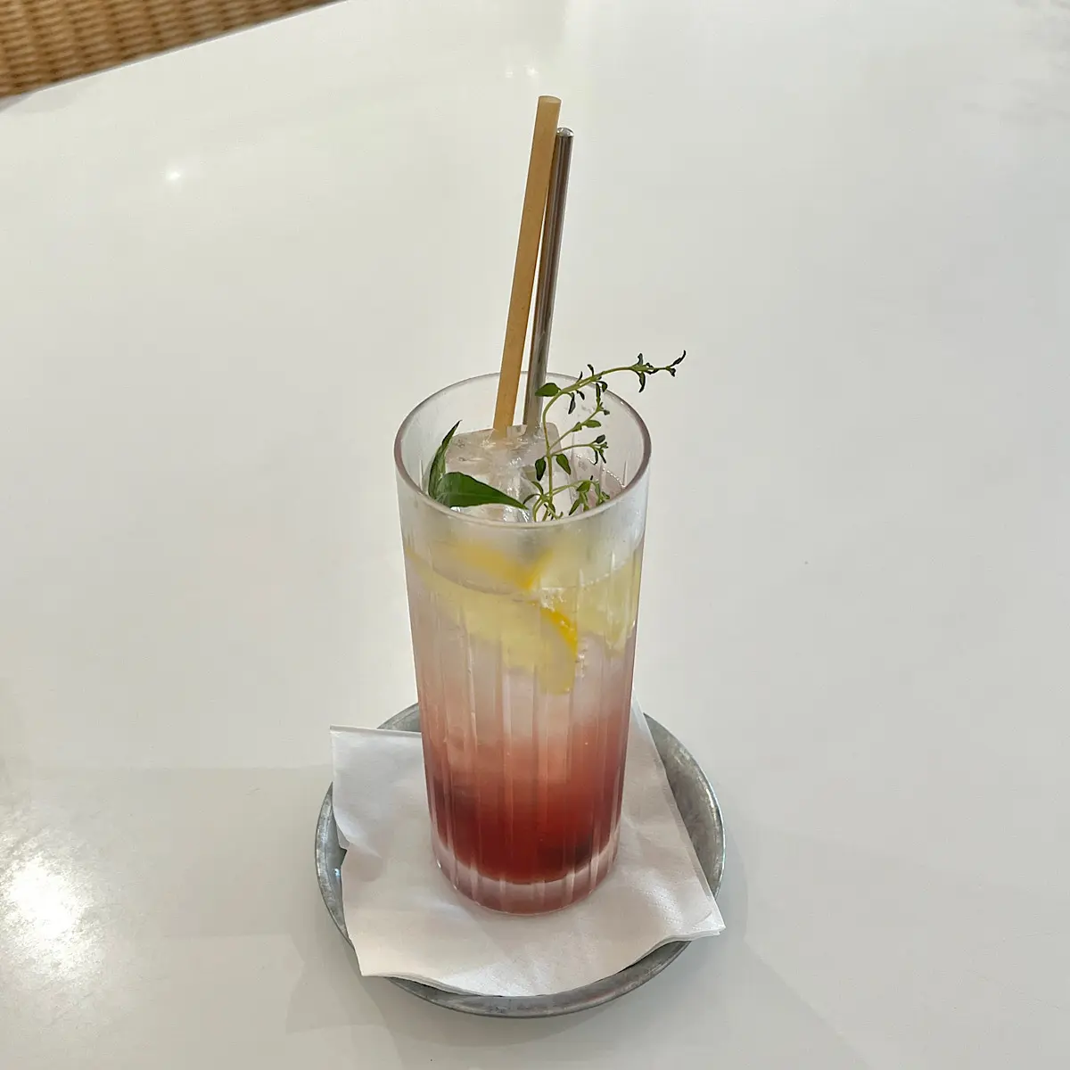 韓国　ソウル　カフェ　梨泰院　LONER