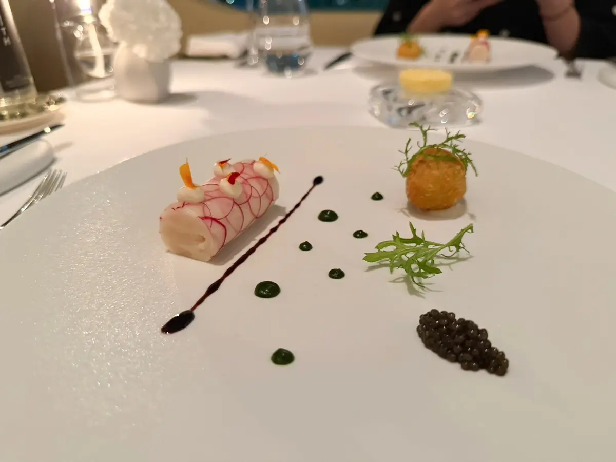 【大阪ホテル】メインは“本日のパイ包み”の画像_25