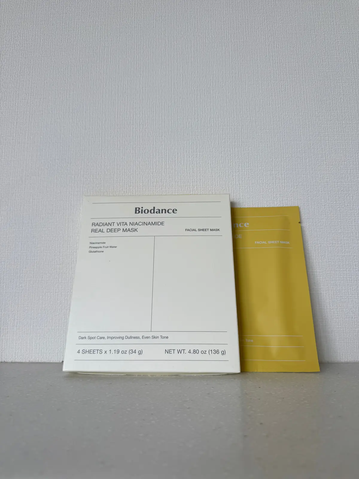 Biodanceのパック　中身を1枚出した画像