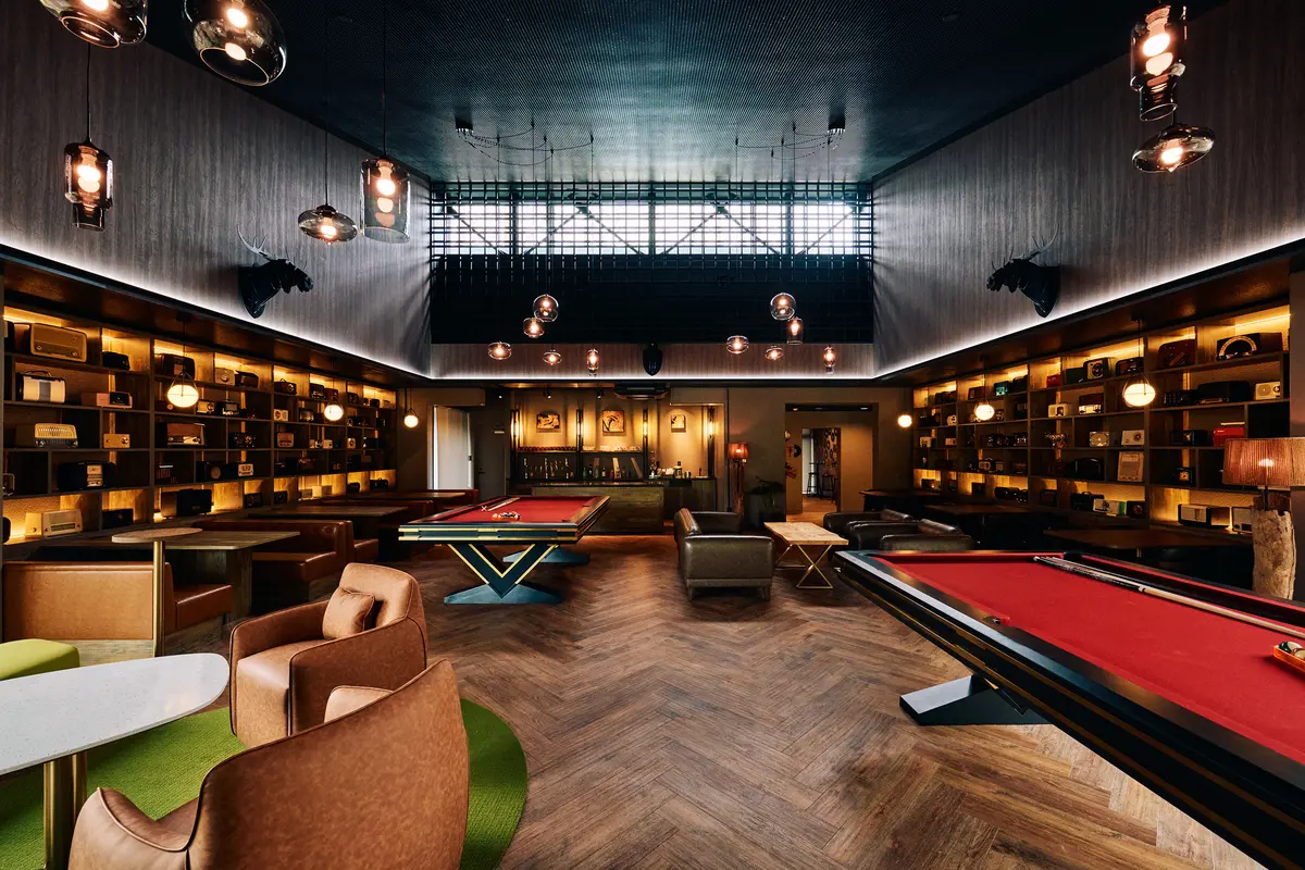 「WOODMAN LOUNGE」