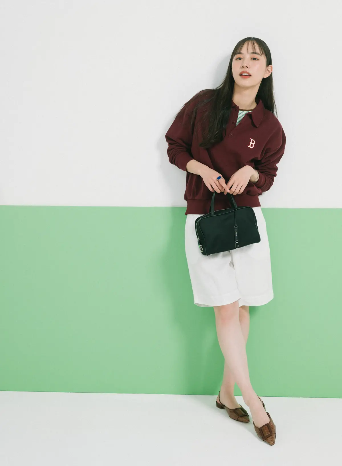 衿つきポロスウェット×ハーフパンツで旬カジュアル