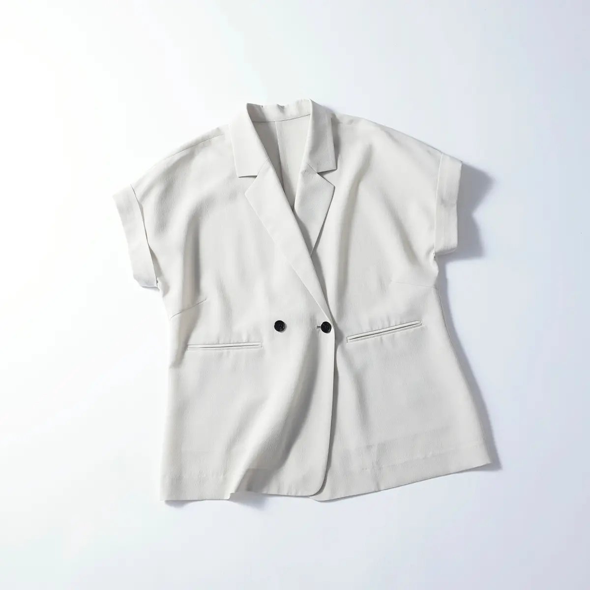 『グリーンレーベル リラクシング』の半袖ジャケット