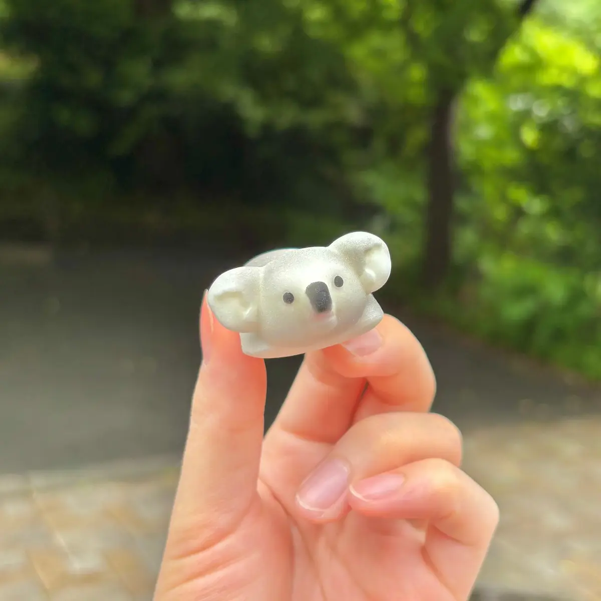 多摩動物公園のコアラ来園40周年記念の限定スイーツ「コアラのおやすみソフト」