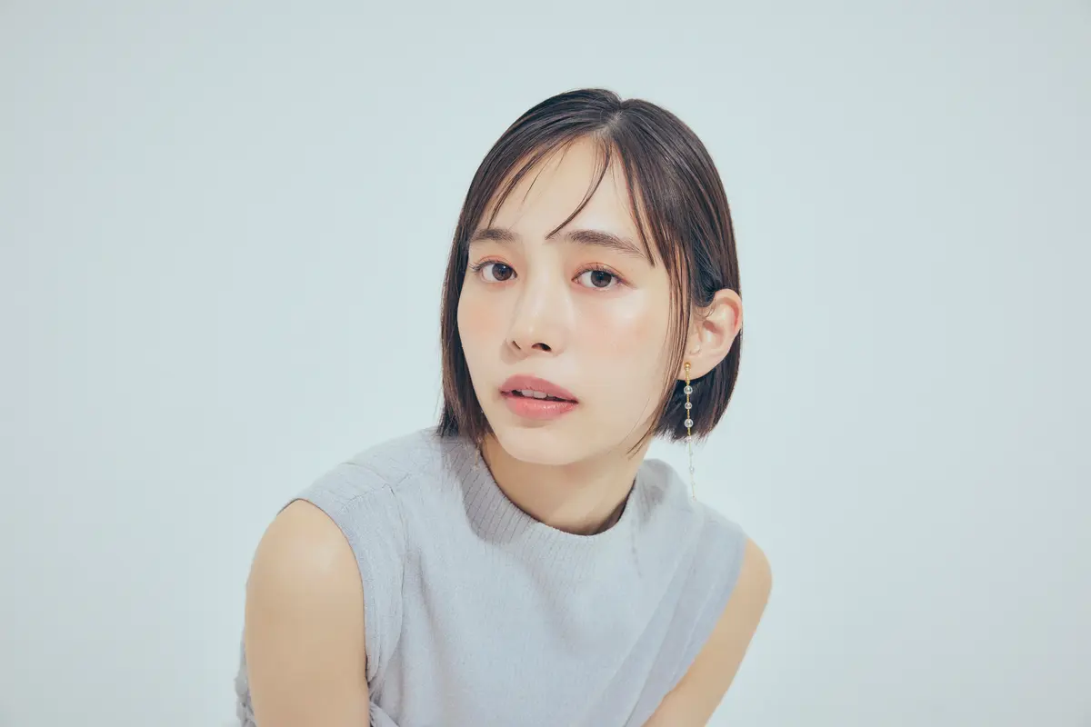 井桁弘恵　キャミソール　より