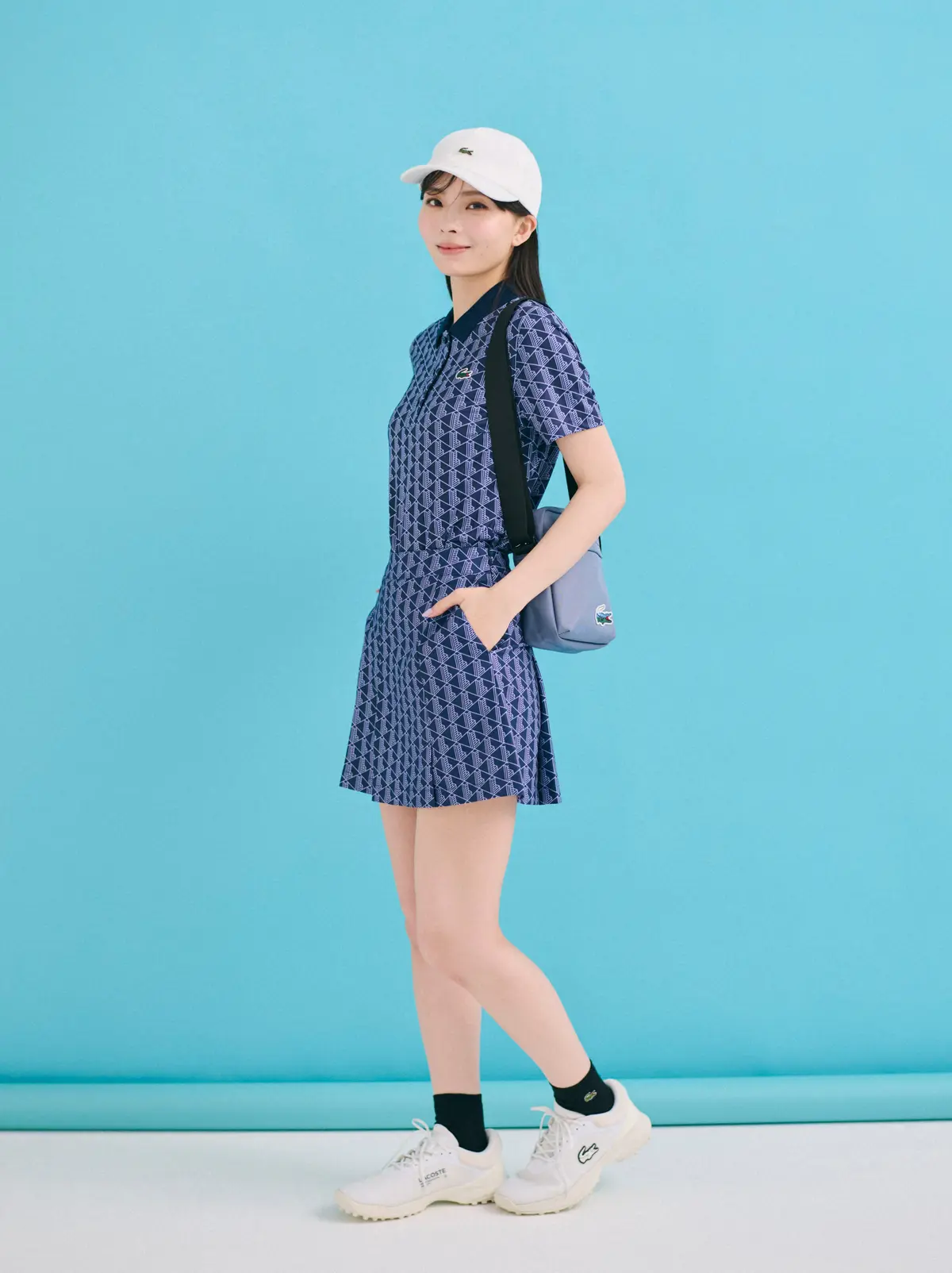 ブルーが基調の好感度コーデ