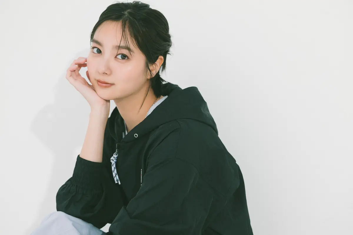 新川優愛　よりカット