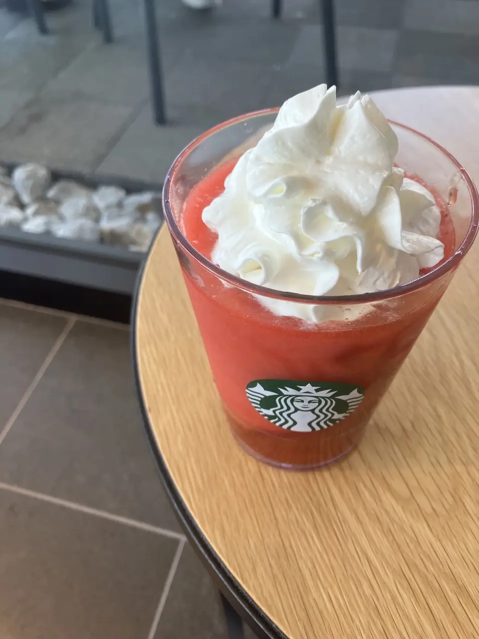 【スタバ】theいちごフラペチーノのアポの画像_3