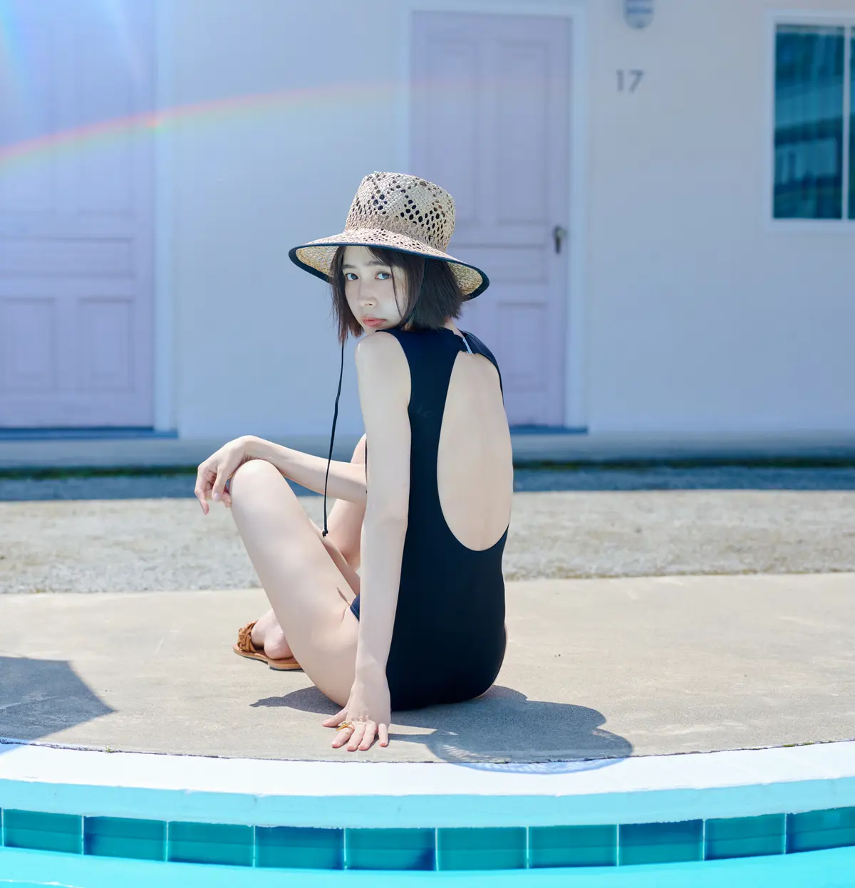 井桁弘恵　ワンピース水着