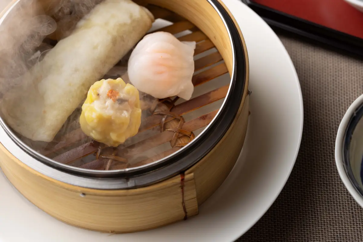 点心からスイーツまで、多彩なメニューが勢ぞろい