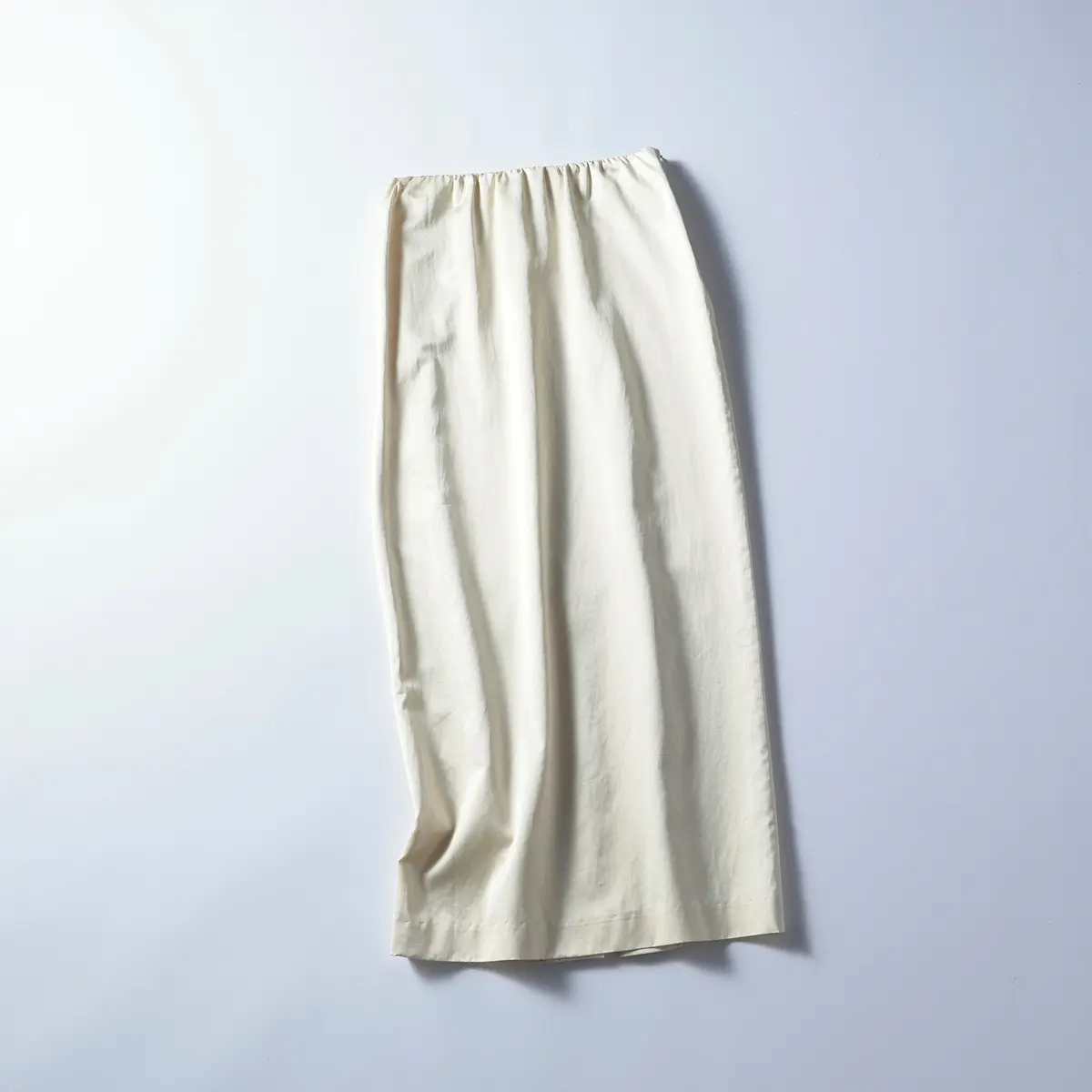 『テチチテラス』の白スカート