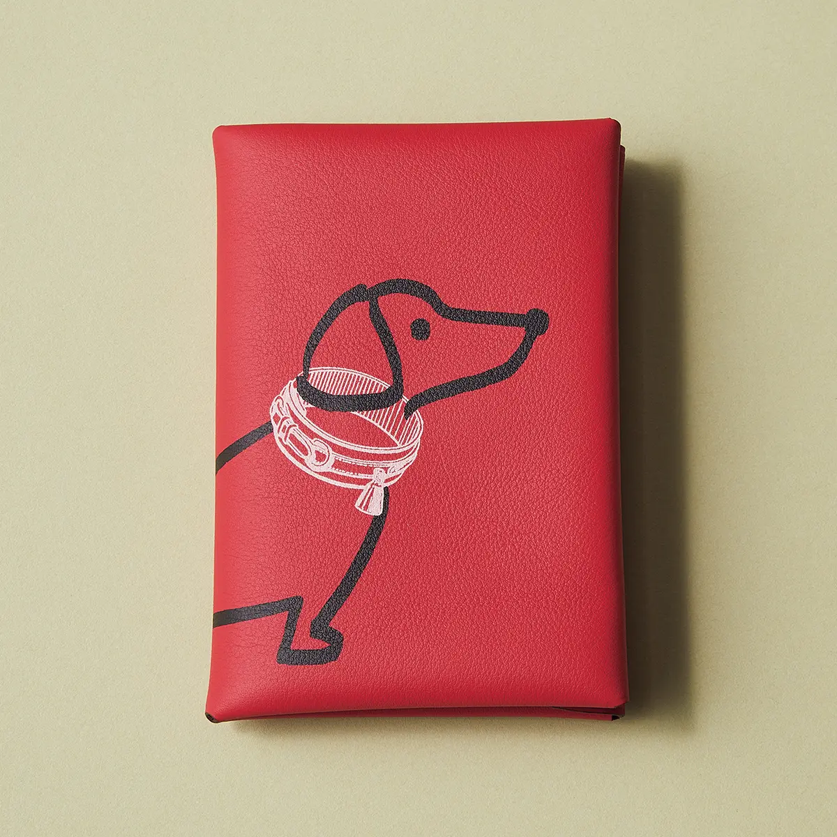 エルメスのカードケース「カルヴィ デュオ」赤