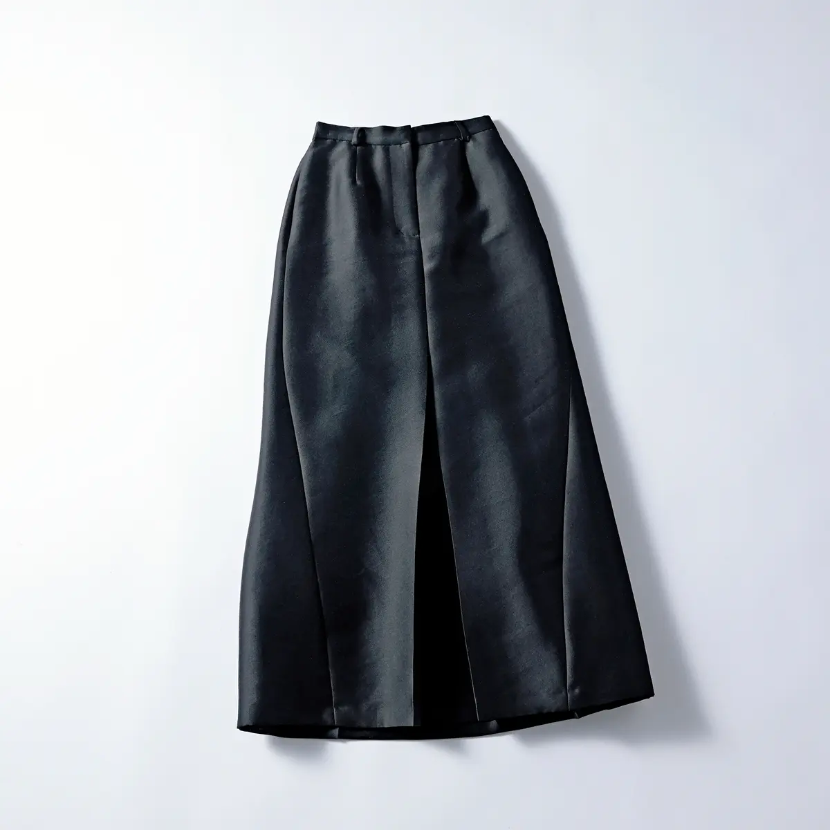 『セテンス』の黒タック入りスカート