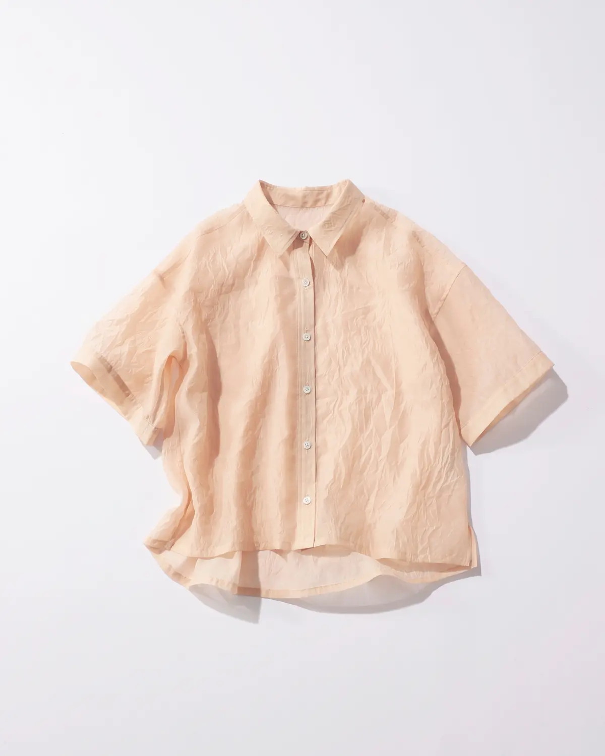 ピンクのシアーシャツ