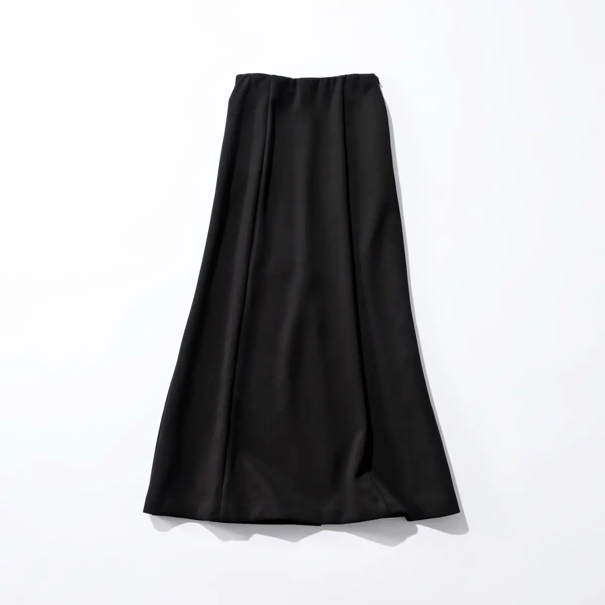 黒のロングスカート