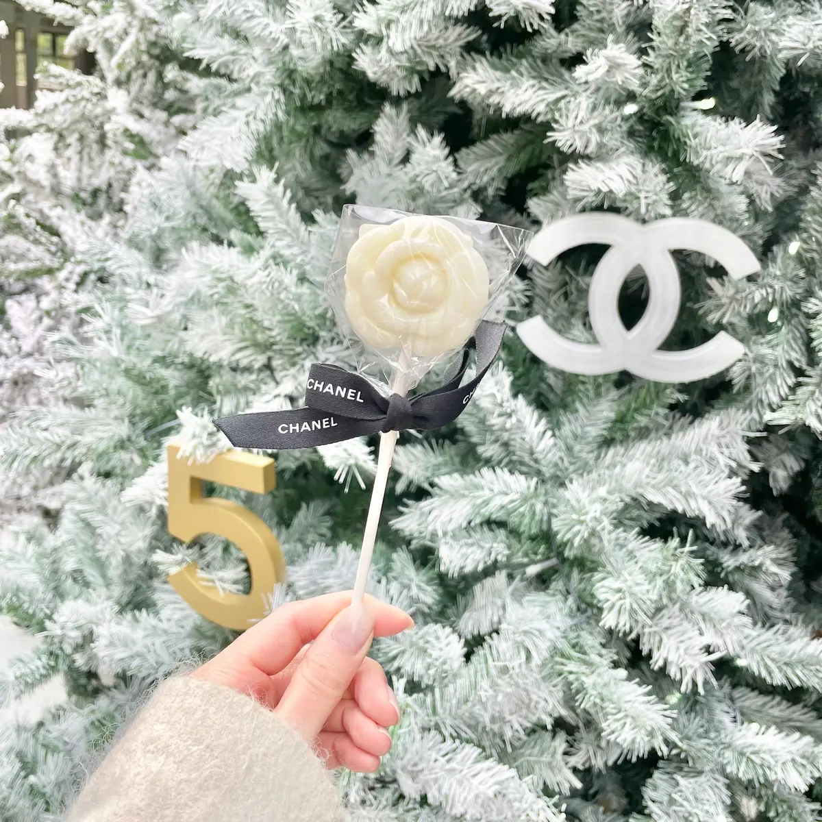 東京・原宿で開催中のシャネル(CHANEL) クリスマス限定コスメイベント「シャネル ウィンターテイル」