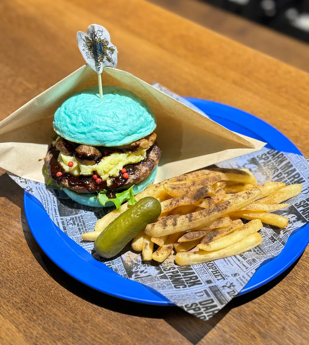 ハリポタとしまえんレストラン新メニュー「プレミアムバーガー ～ボーバトン～」／フードホール