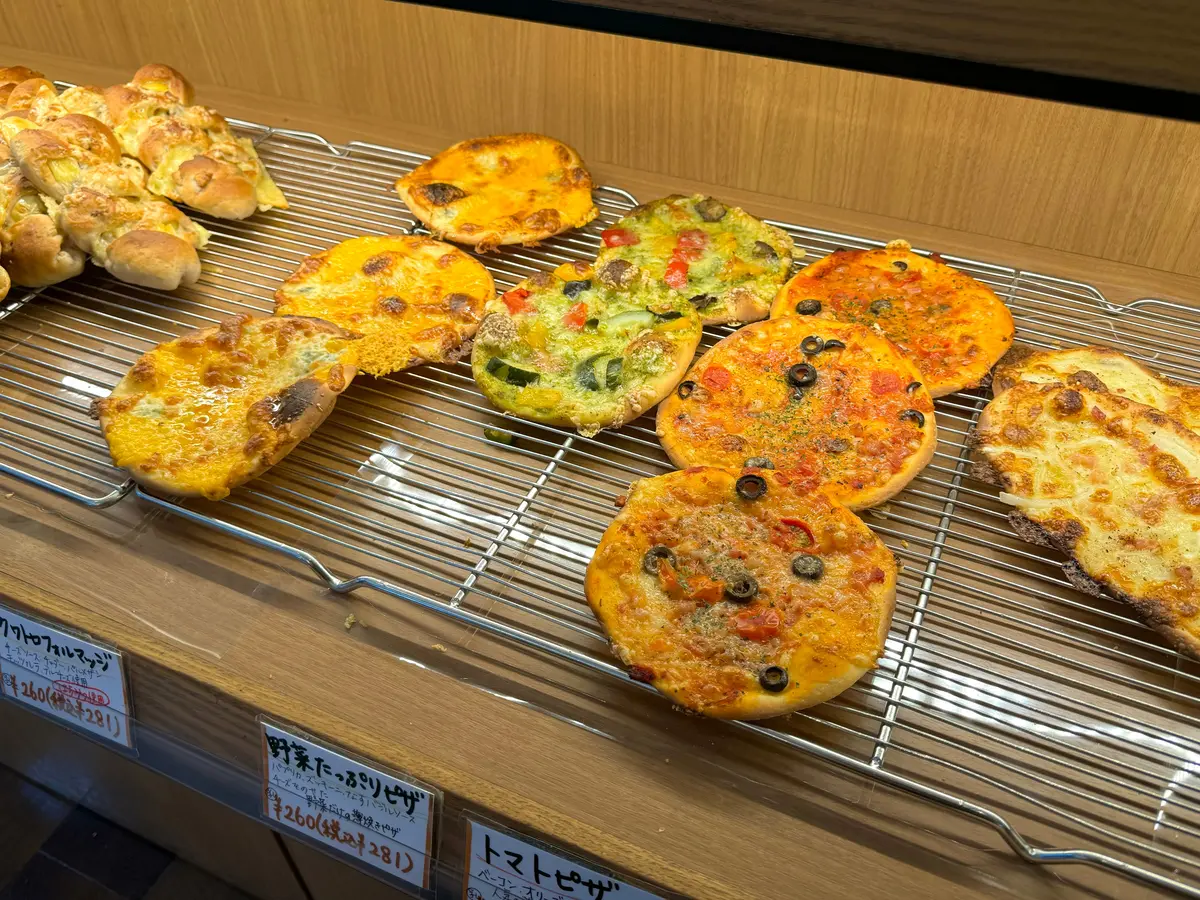 【石川】金沢屈指の人気店🥖200種類が並の画像_7