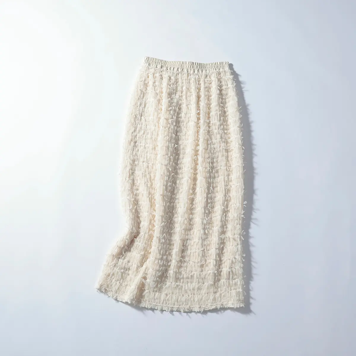 『アース ミュージック＆エコロジー』のフェザーナロースカート